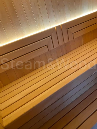 Трехместная угловая финская сауна Comfort из кедра